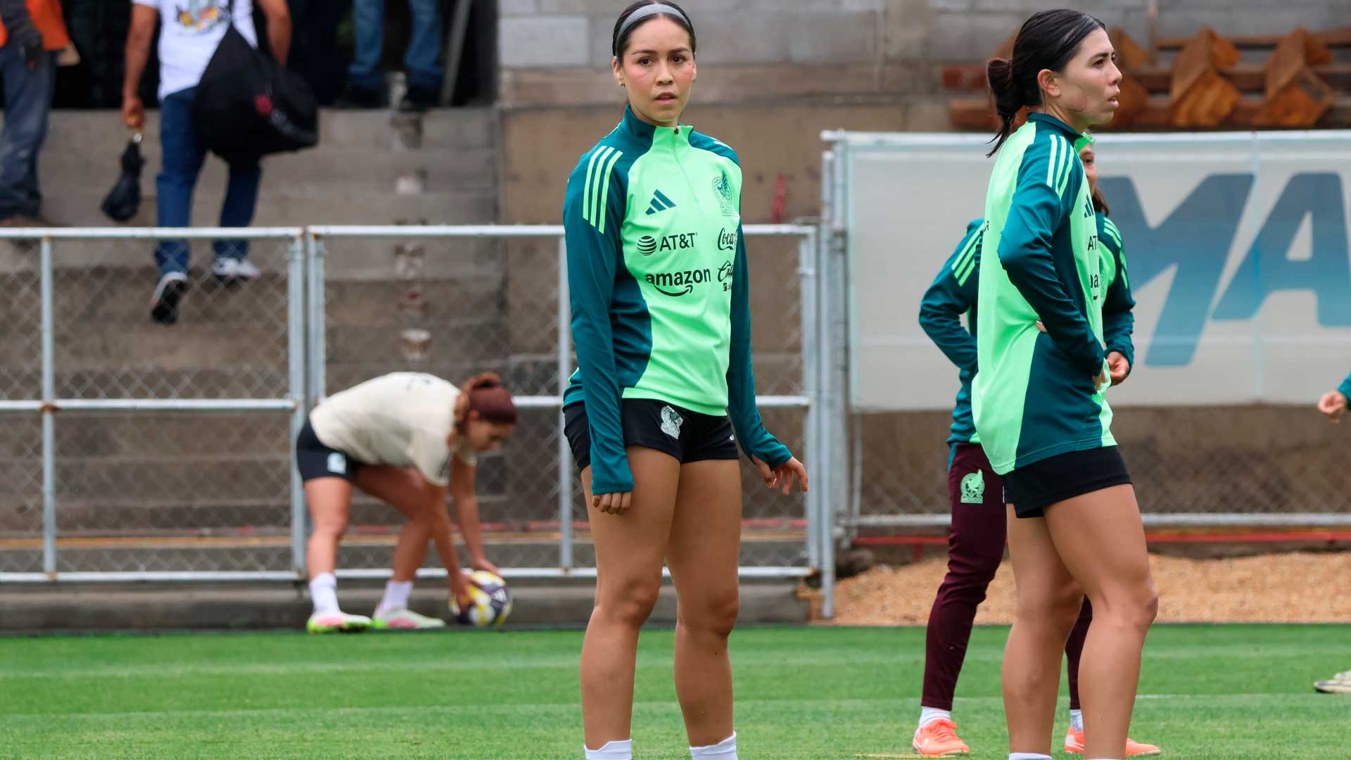 Greta Espinoza causa baja del Tri Femenil por lesión; Ivonne Gutiérrez de Cruz Azul femenil se une al equipo en su lugar